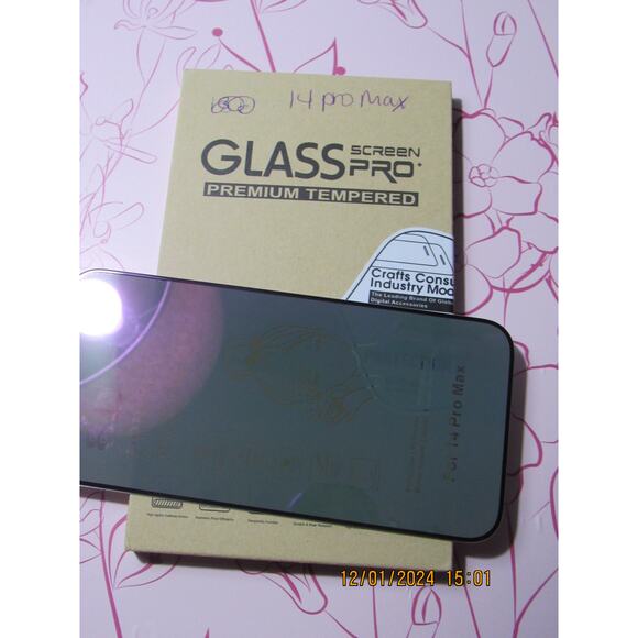 iPhone 14 Pro Max Cover and purple privacy screen - Picture 4 of 4